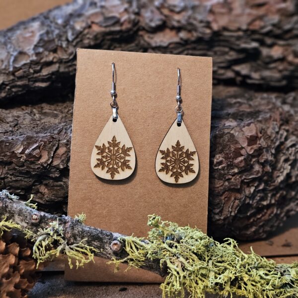 snowflake tear drop dangle earring